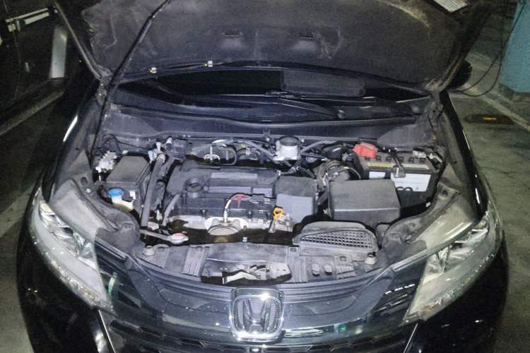 Used Honda Odyssey 2017 2.4L Supreme Edition Engine Bay