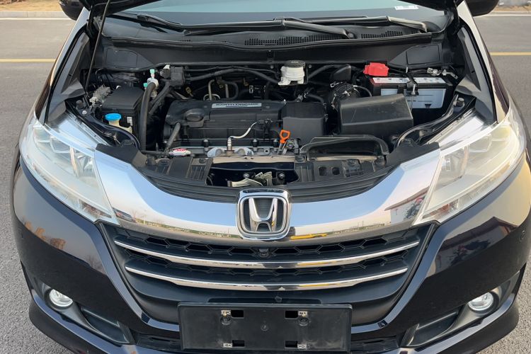 Used Honda Odyssey 2017 2.4L Supreme Edition Engine Bay