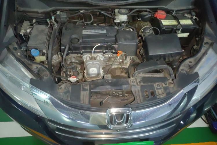 Used Honda Odyssey 2017 2.4L Smart Edition Engine Bay