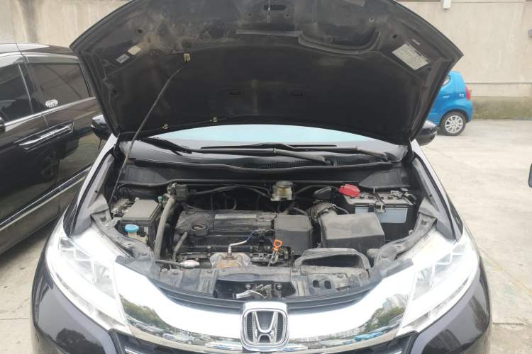 Used Honda Odyssey 2017 2.4L Smart Edition Engine Bay