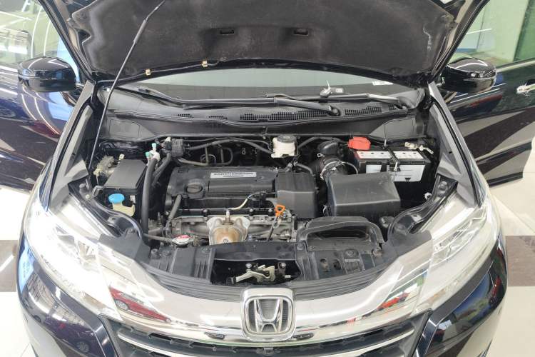 Used Honda Odyssey 2017 2.4L Supreme Edition Engine Bay