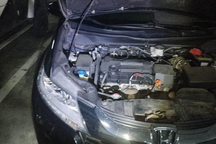 Used Honda Odyssey 2017 2.4L Supreme Edition Engine Bay Right