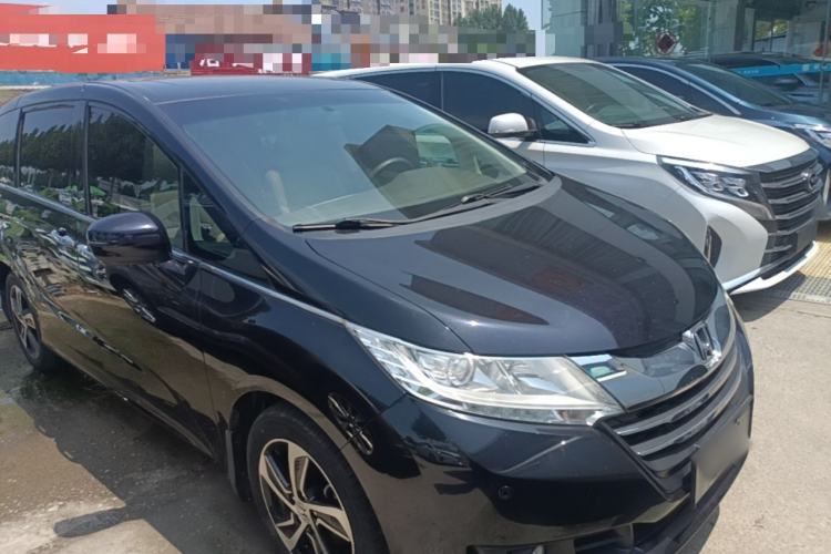 Used Honda Odyssey 2017 2.4L Luxury Edition Front Right 45 Deg