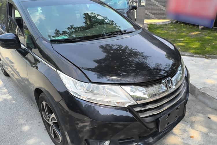 Used Honda Odyssey 2017 2.4L Luxury Edition Front Right 45 Deg