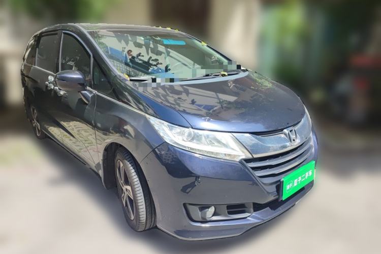 Used Honda Odyssey 2017 2.4L Luxury Edition Front Right 45 Deg