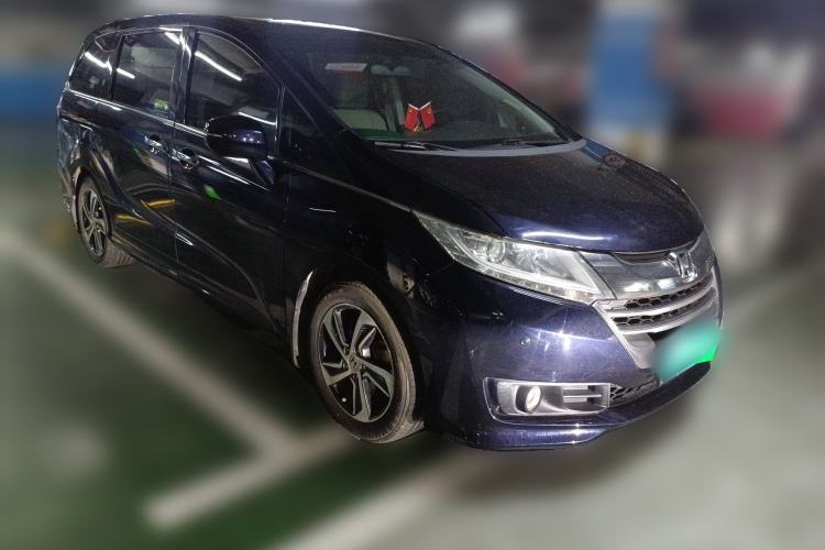 Used Honda Odyssey 2017 2.4L Luxury Edition Front Right 45 Deg