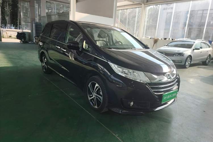 Used Honda Odyssey 2017 2.4L Smart Edition Front Right 45 Deg