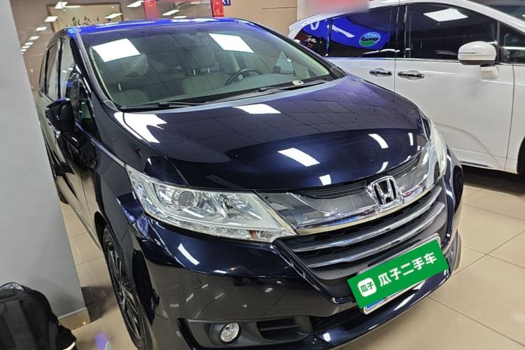 Used Honda Odyssey 2017 2.4L Luxury Edition Front Right 45 Deg
