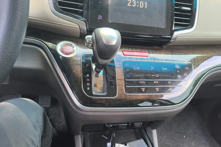 Used Honda Odyssey 2017 2.4L Luxury Edition Gear Lever