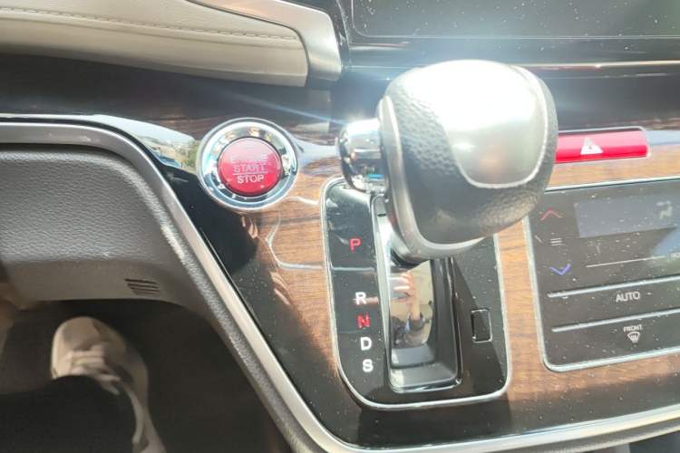 Used Honda Odyssey 2017 2.4L Luxury Edition Gear Lever