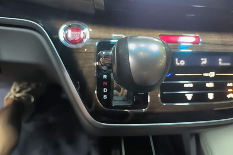 Used Honda Odyssey 2017 2.4L Luxury Edition Gear Lever
