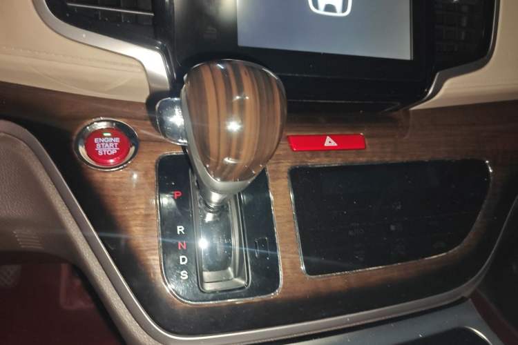 Used Honda Odyssey 2017 2.4L Luxury Edition Gear Lever
