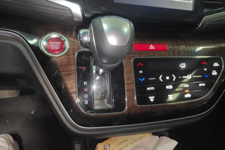 Used Honda Odyssey 2017 2.4L Smart Edition Gear Lever