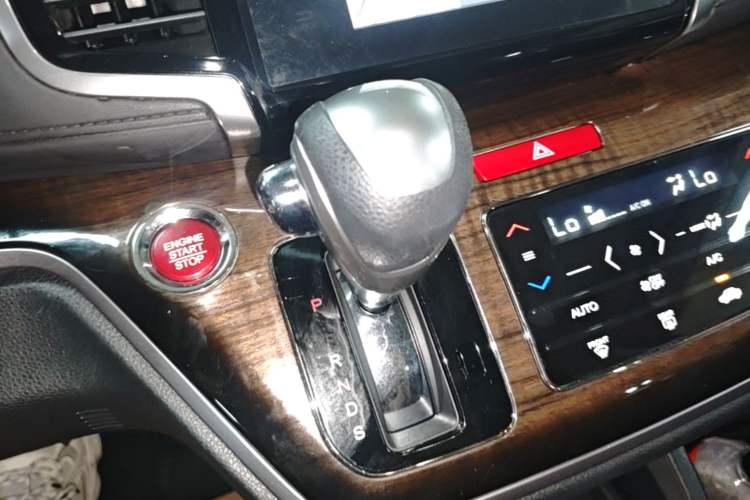 Used Honda Odyssey 2017 2.4L Smart Edition Gear Lever
