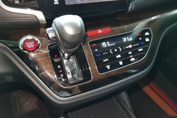 Used Honda Odyssey 2017 2.4L Smart Edition Gear Lever
