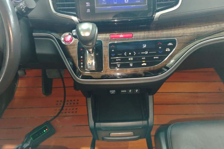 Used Honda Odyssey 2017 2.4L Smart Edition Gear Lever