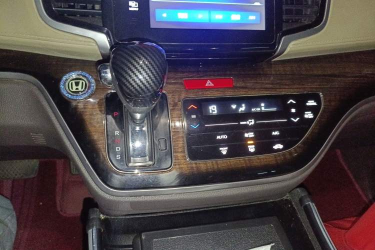 Used Honda Odyssey 2017 2.4L Luxury Edition Gear Lever