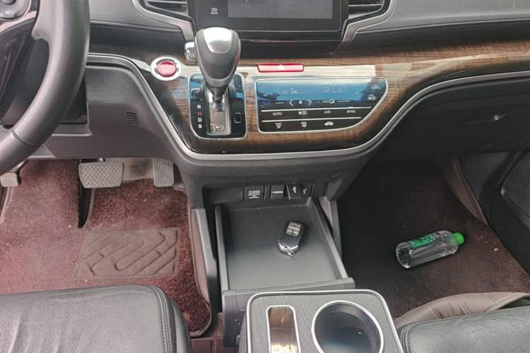 Used Honda Odyssey 2017 2.4L Smart Edition Gear Lever