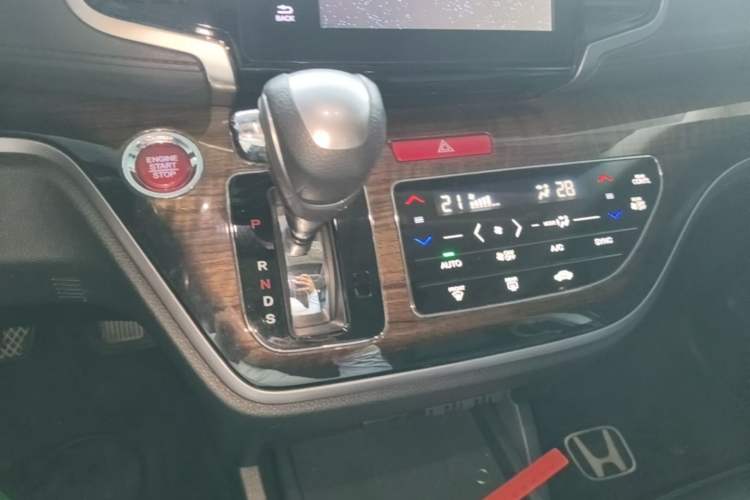 Used Honda Odyssey 2017 2.4L Smart Edition Gear Lever