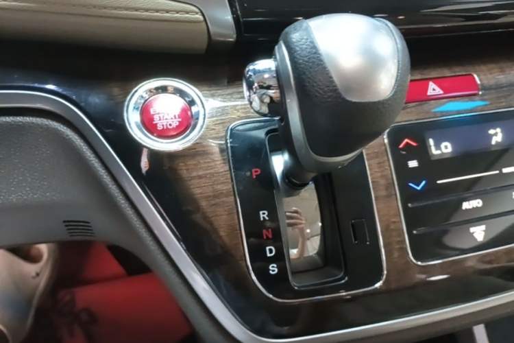 Used Honda Odyssey 2017 2.4L Luxury Edition Gear Lever