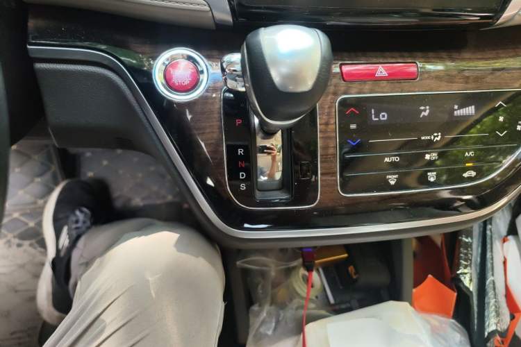 Used Honda Odyssey 2017 2.4L Luxury Edition Gear Lever