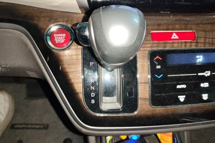 Used Honda Odyssey 2017 2.4L Luxury Edition Gear Lever