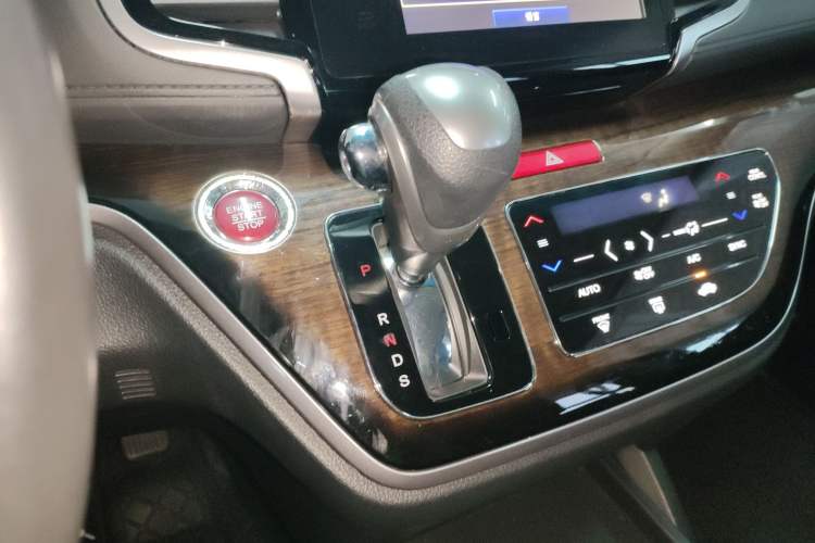 Used Honda Odyssey 2017 2.4L Smart Edition Gear Lever