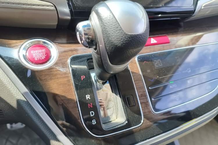 Used Honda Odyssey 2017 2.4L Luxury Edition Gear Lever