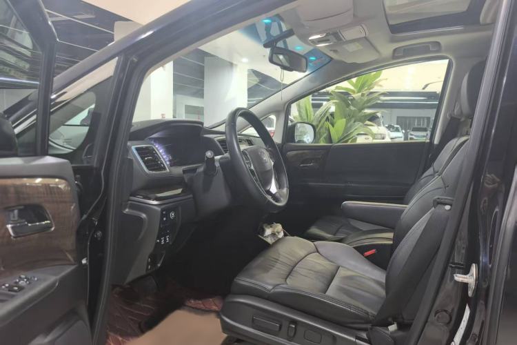 Used Honda Odyssey 2017 2.4L Supreme Edition Interior 1