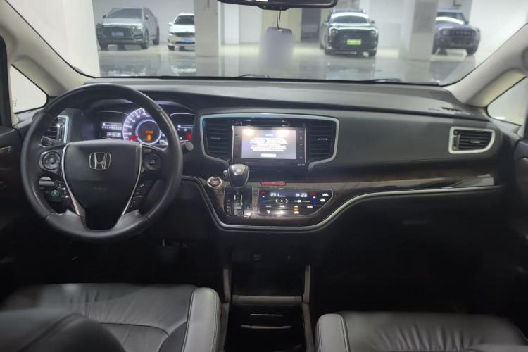 Used Honda Odyssey 2017 2.4L Supreme Edition Interior 3