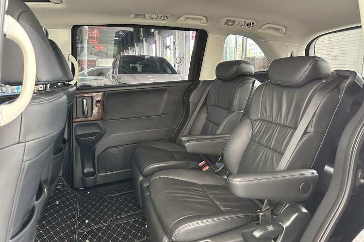 Used Honda Odyssey 2017 2.4L Smart Edition Interior 3