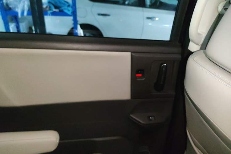 Used Honda Odyssey 2017 2.4L Luxury Edition Interior 5