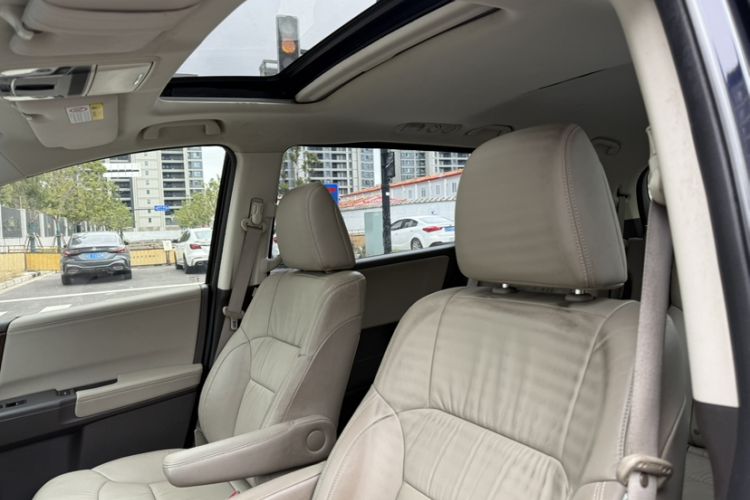 Used Honda Odyssey 2017 2.4L Luxury Edition Interior 7