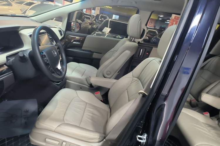 Used Honda Odyssey 2017 2.4L Luxury Edition Left Front Seat