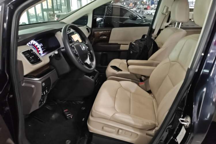 Used Honda Odyssey 2017 2.4L Luxury Edition Left Front Seat