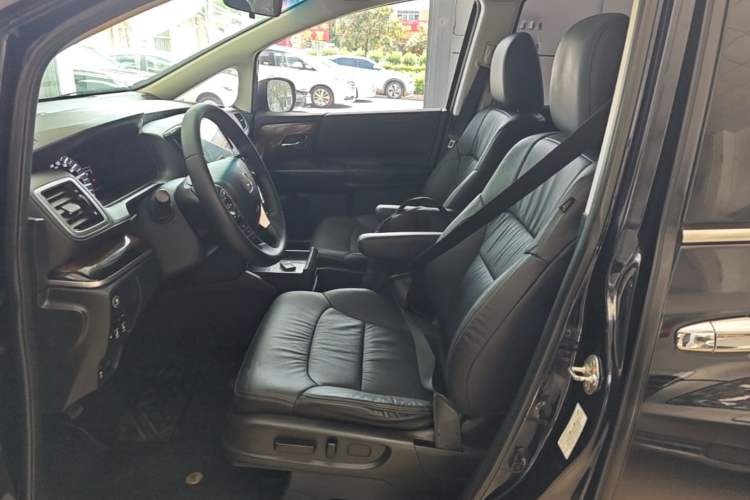 Used Honda Odyssey 2017 2.4L Smart Edition Left Front Seat