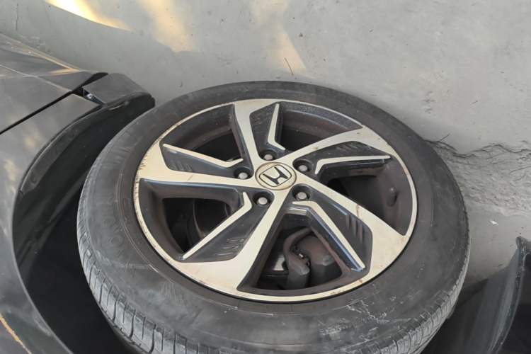Used Honda Odyssey 2017 2.4L Luxury Edition Left Front Wheel Hub