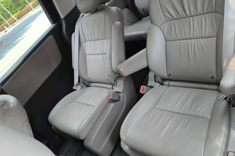 Used Honda Odyssey 2017 2.4L Luxury Edition Left Rear Seat