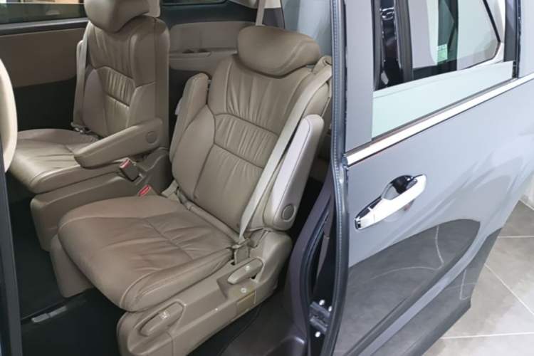 Used Honda Odyssey 2017 2.4L Luxury Edition Left Rear Seat