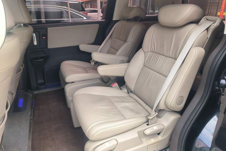 Used Honda Odyssey 2017 2.4L Luxury Edition Left Rear Seat