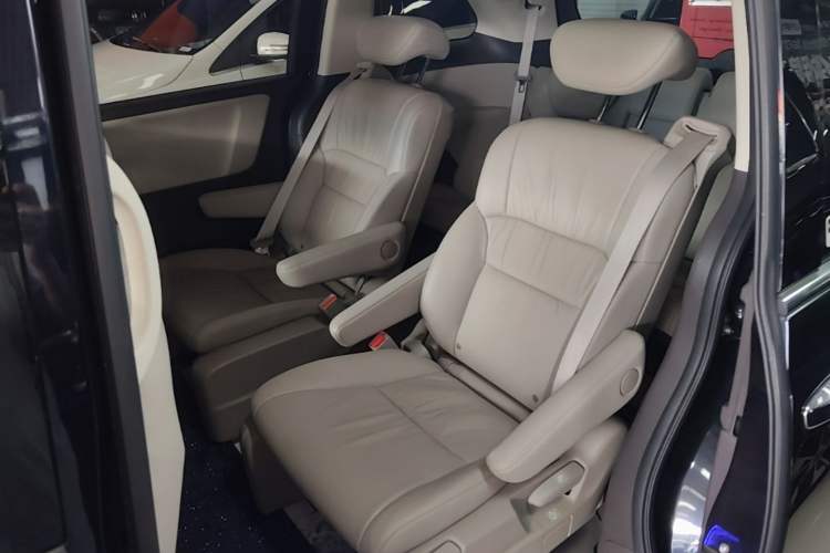 Used Honda Odyssey 2017 2.4L Luxury Edition Left Rear Seat