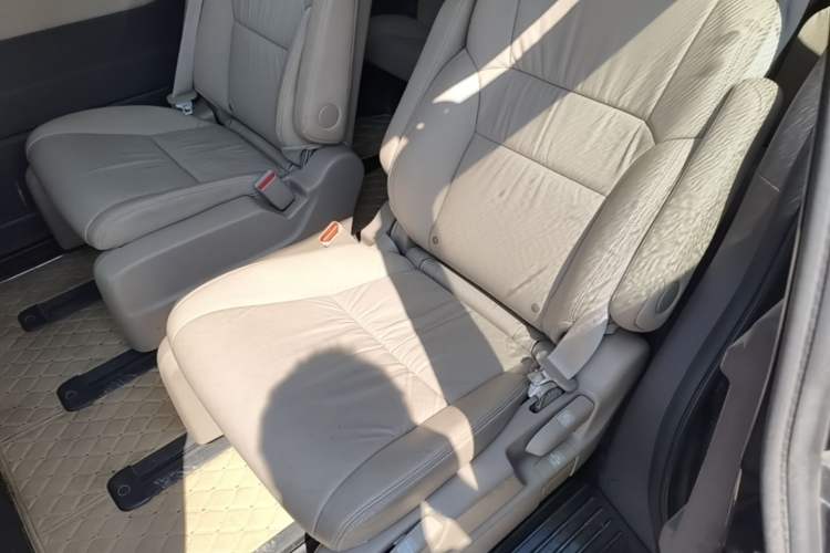 Used Honda Odyssey 2017 2.4L Luxury Edition Left Rear Seat