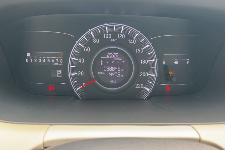 Used Honda Odyssey 2017 2.4L Luxury Edition Odometer Close Up