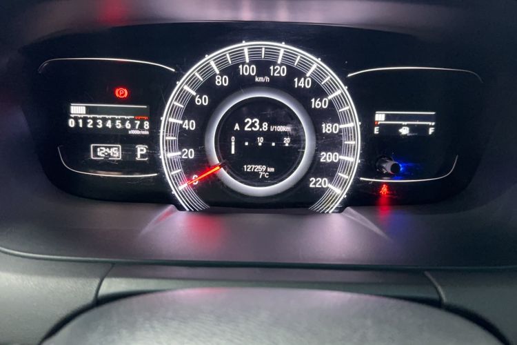 Used Honda Odyssey 2017 2.4L Supreme Edition Odometer Close Up