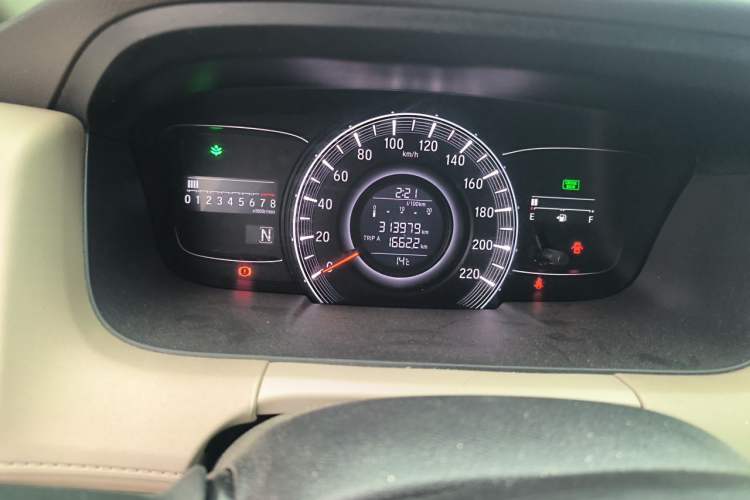 Used Honda Odyssey 2017 2.4L Luxury Edition Odometer Close Up