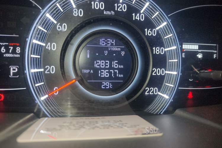 Used Honda Odyssey 2017 2.4L Luxury Edition Odometer Close Up