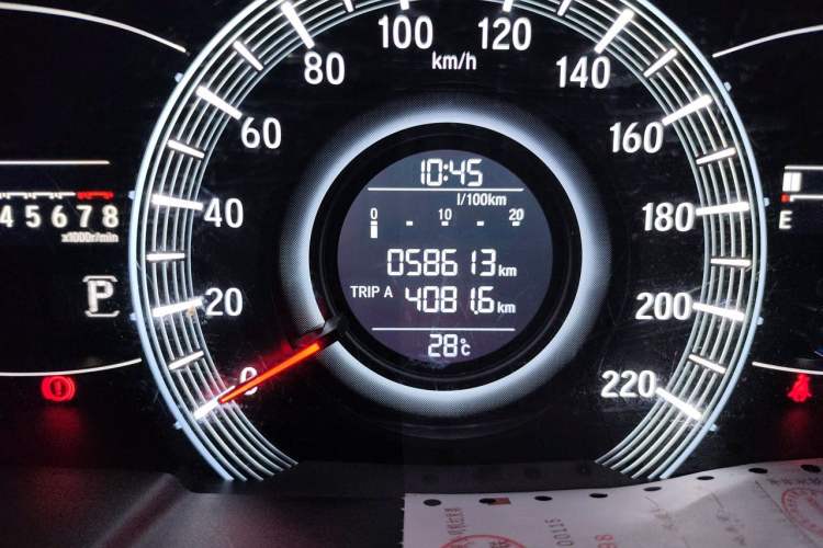 Used Honda Odyssey 2017 2.4L Luxury Edition Odometer Close Up