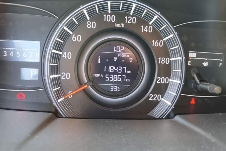 Used Honda Odyssey 2017 2.4L Luxury Edition Odometer Close Up