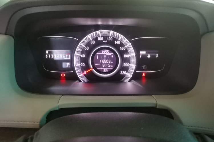 Used Honda Odyssey 2017 2.4L Luxury Edition Odometer Close Up