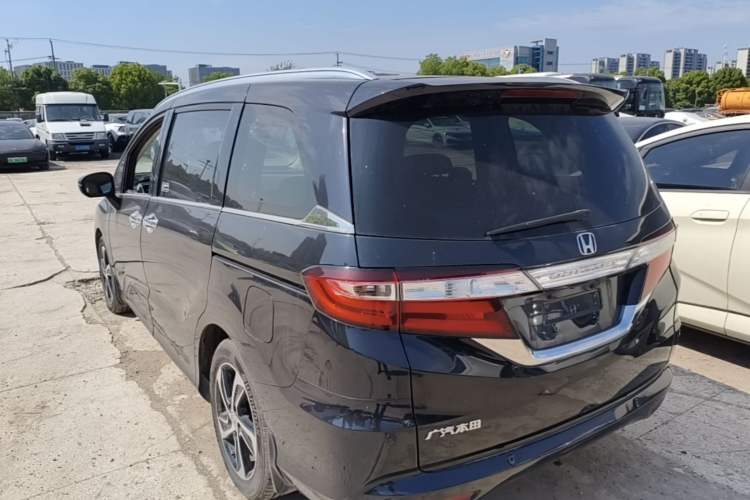 Used Honda Odyssey 2017 2.4L Luxury Edition Rear Left 45 Deg